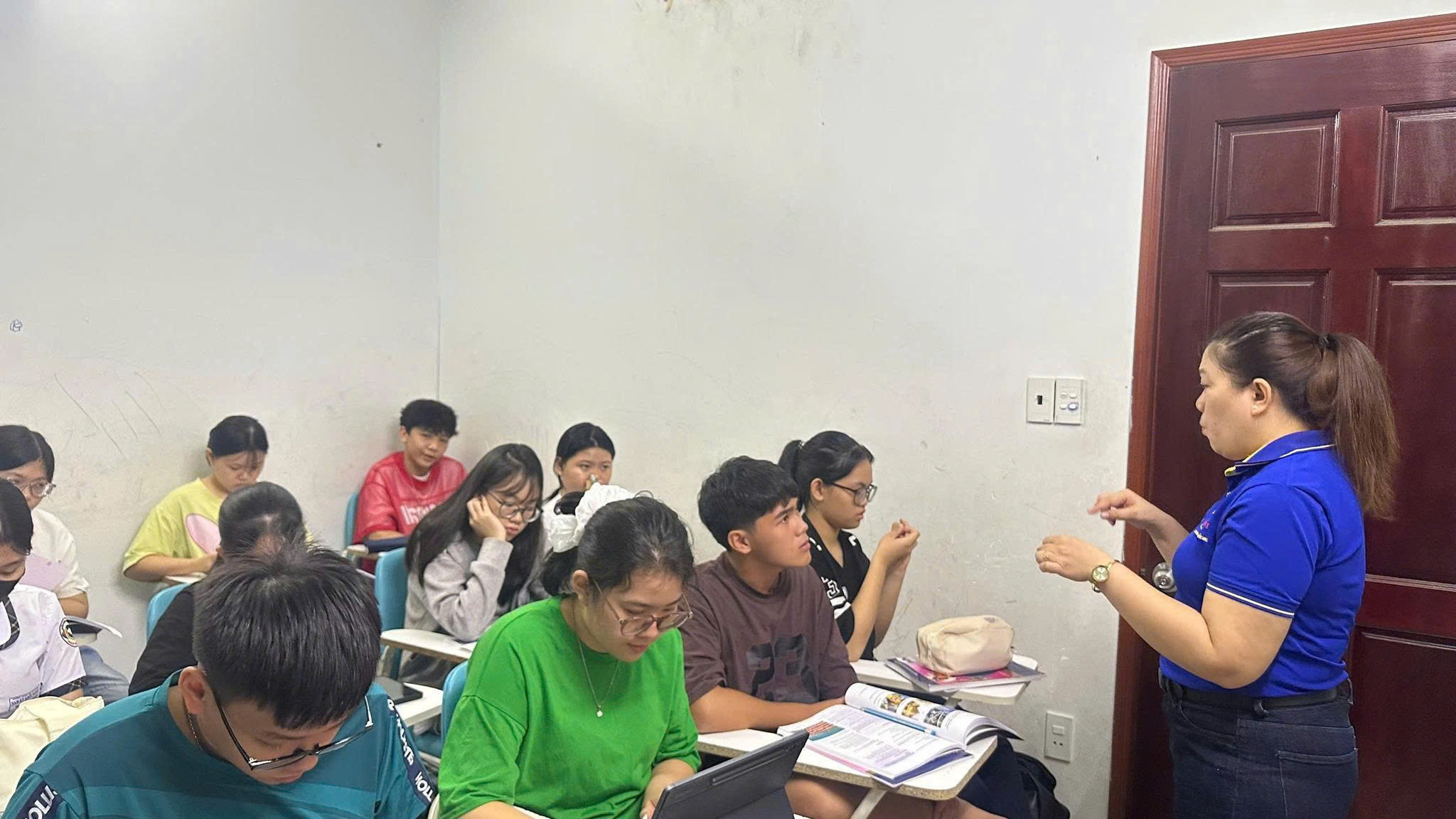 Cơ sở Hải Âu English